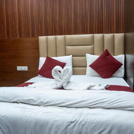 אגרה Hotel Sun Grand מראה חיצוני תמונה