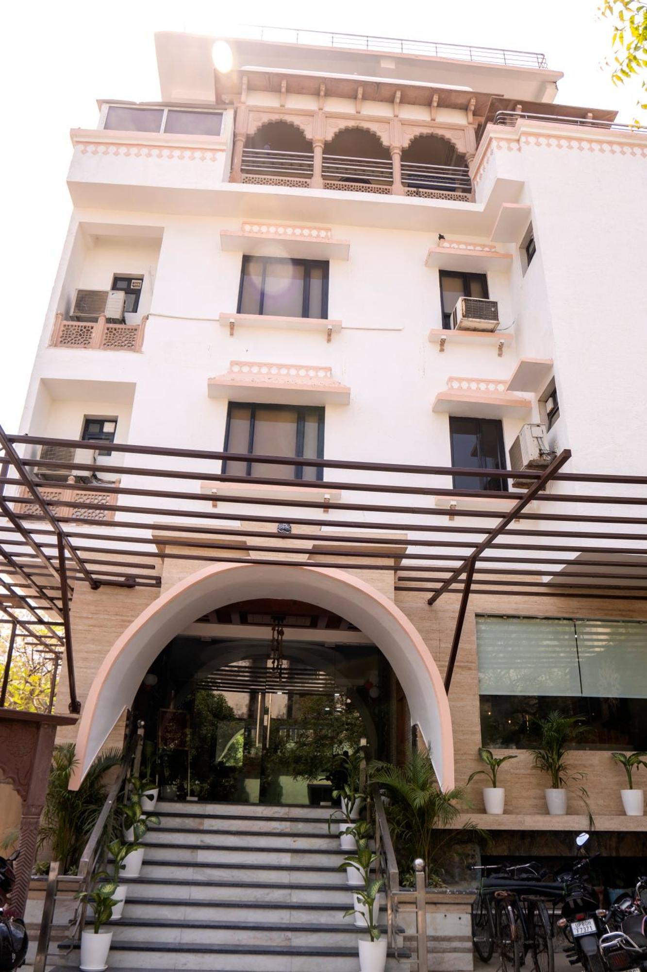 אגרה Hotel Sun Grand מראה חיצוני תמונה