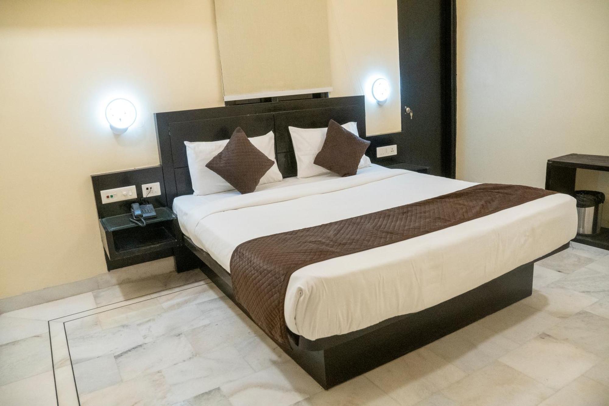 אגרה Hotel Sun Grand מראה חיצוני תמונה